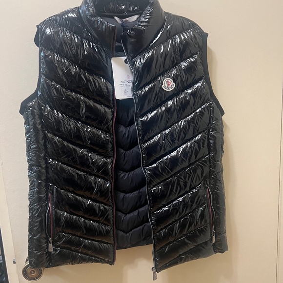 Monclair Black vest - Picture 1 of 7